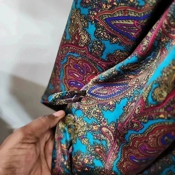 VICTORIA'S Secret Vintage Paisley Print Long Satin and Sheer robe. Size Medium - Picture 9 of 13